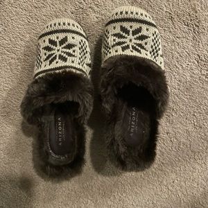 Sweater clogs